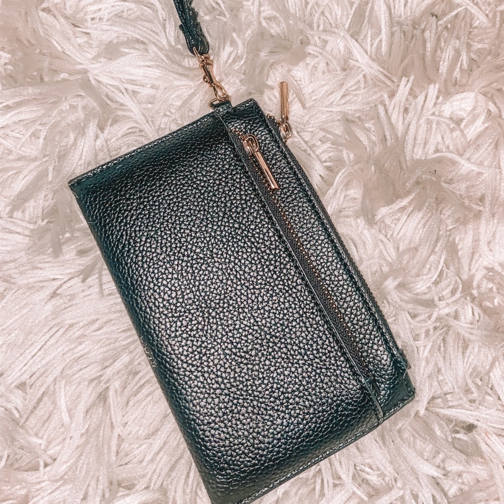 Black wristlet